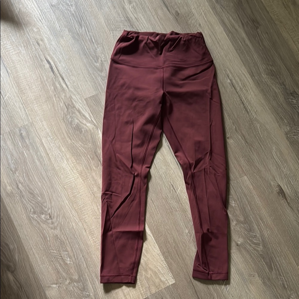 Lululemon wonder train Leggings 8